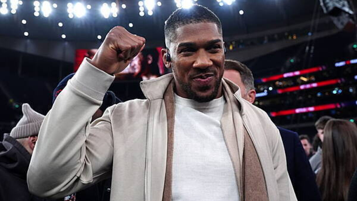Anthony Joshua holds key to fight with Tyson Fury taking place – Frank Warren