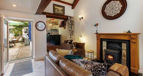 Waterford Property: Stylish cottage in convenient urban setting