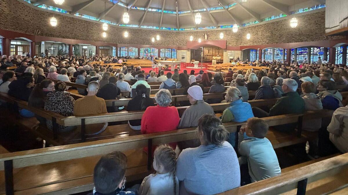 ‘Hold onto your loved one and wrap them in love’: Hundreds gather for Birchwood family vigil
